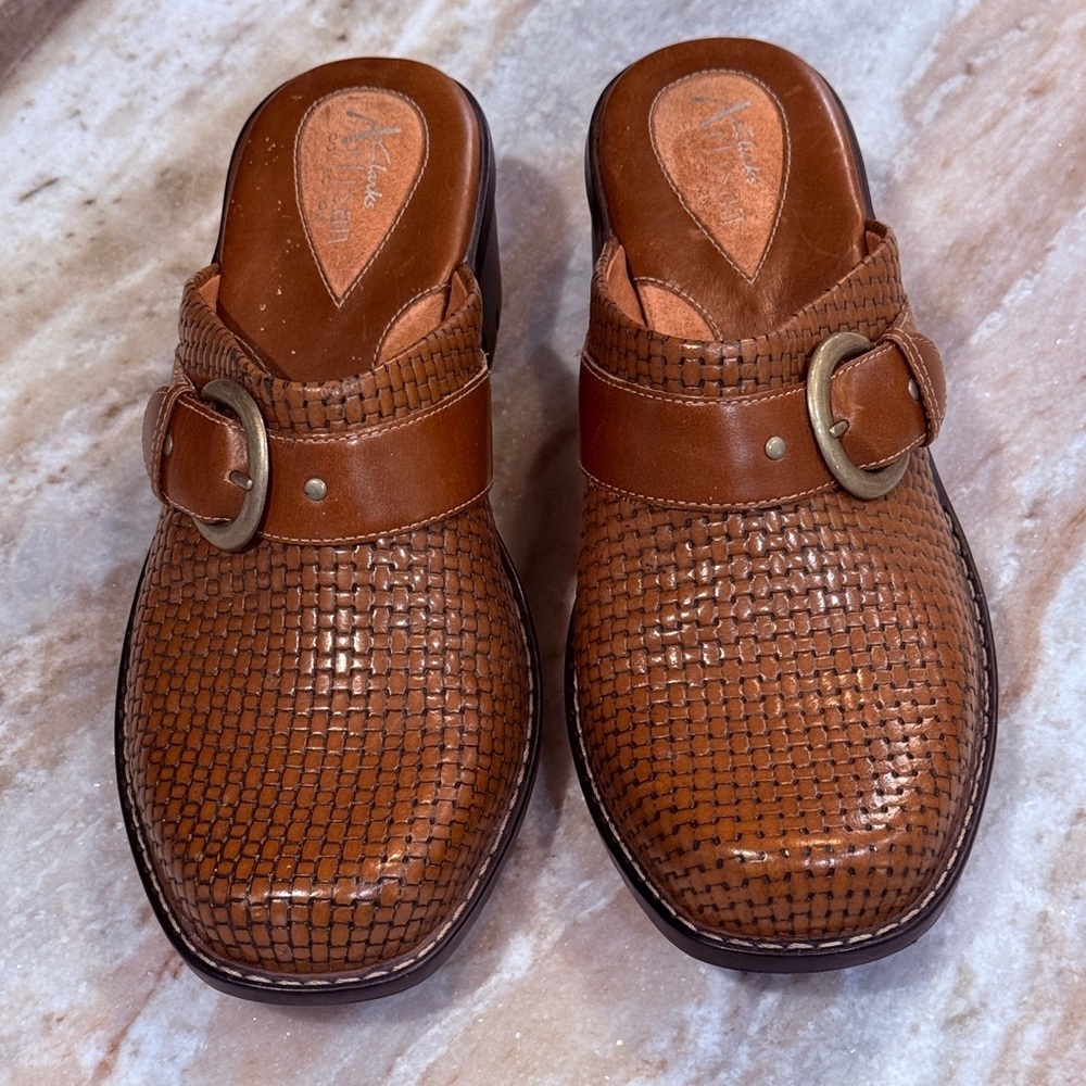 Women’s CLARKS Artisan brown leather woven mules- Size 8 - Picture 2 of 7